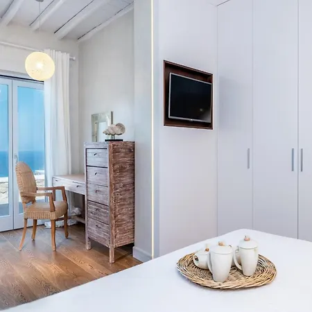 With Views To Delos Island Villa